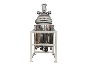 500L防爆不銹鋼油浴電加熱反應釜發(fā)往深圳